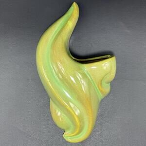 Vintage 1950s West Coast Pottery Ceramic Wall Pocket 916 California 12”x6”